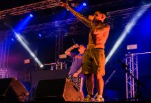 MadMan in concerto durante il tour di MM Vol. 5 mentre si esibisce dal vivo
